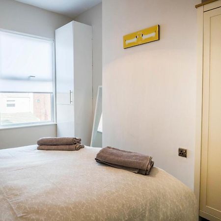 Spacious, Modern 4 Bed House Close To City Centre Честер Экстерьер фото